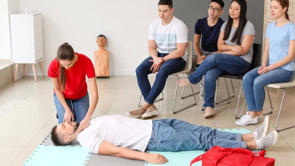 is first aid training mandatory