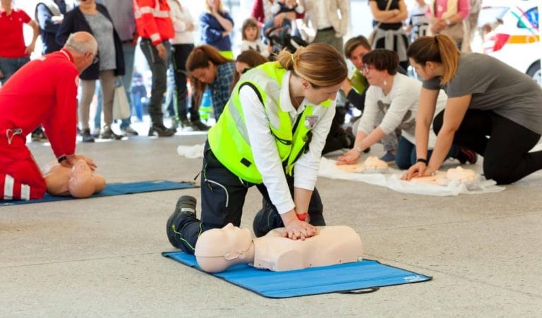 Oshawa first aid and cpr training