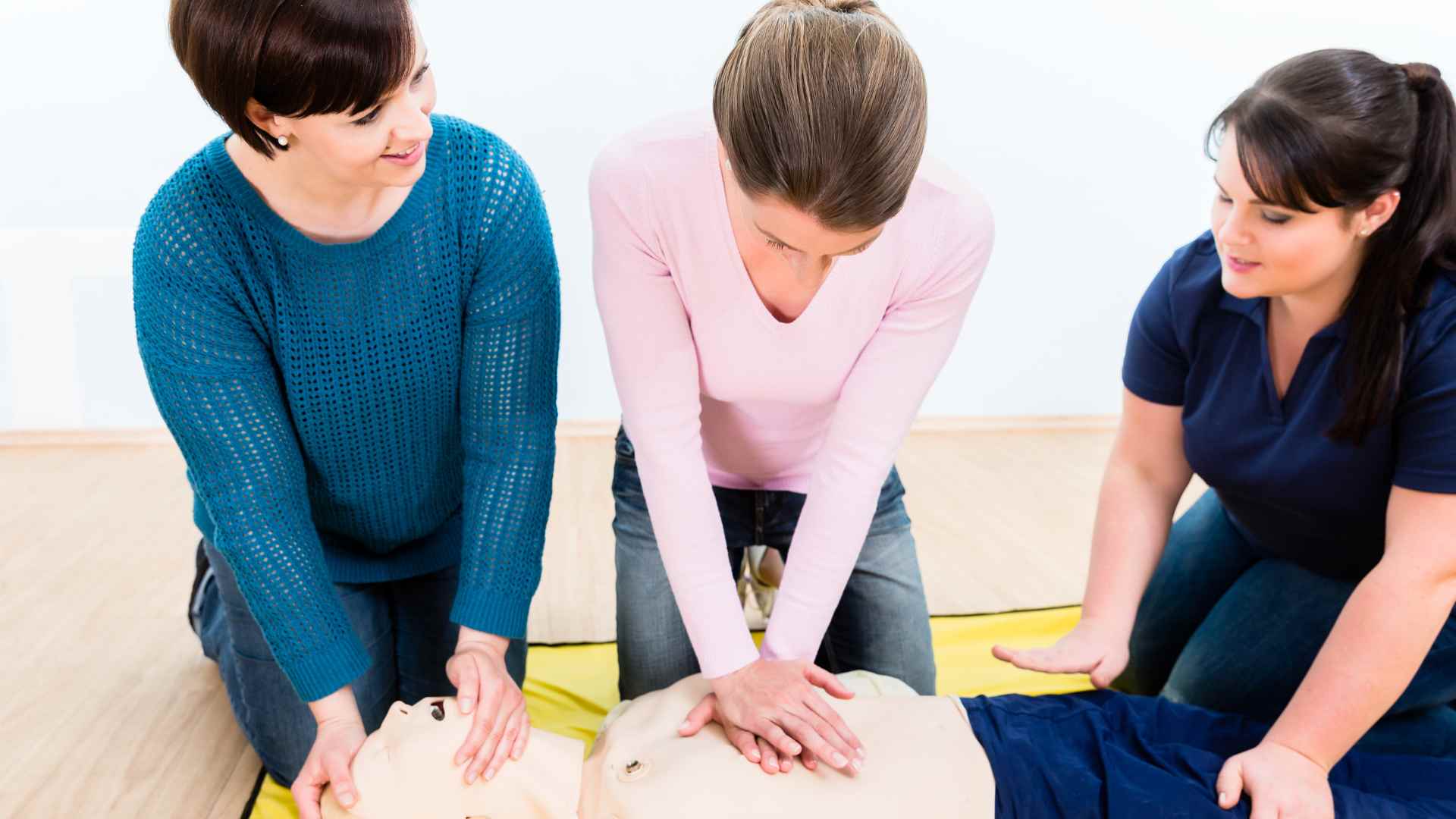  first aid and cpr class for travellers.